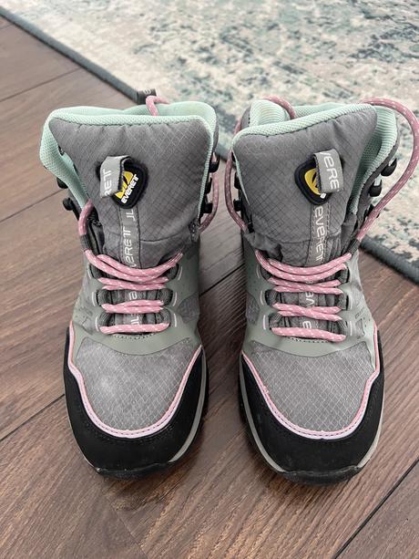 Turistické topánky, 37