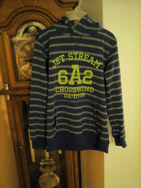 Pruhovana mikina, 158