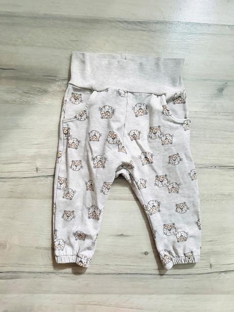 Nohavice s vysokým pásom, 80