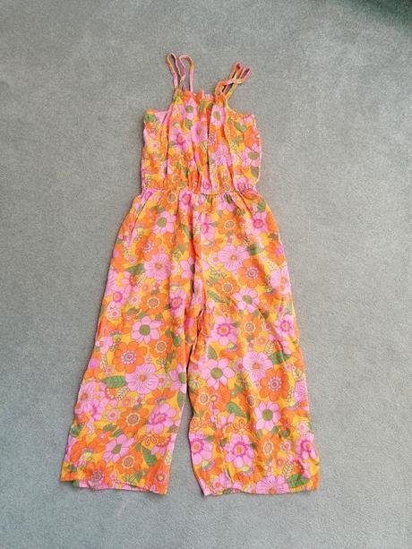 Nenosený overal destination, 146