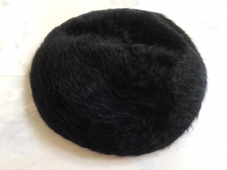 Teplá angorová bareta s vlasom, m