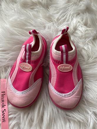 Šľapky topánky  do vody, 23