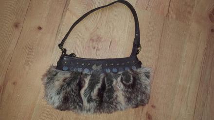 Kožušinová malá kabelka, 
