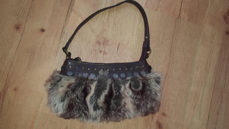Kožušinová malá kabelka, 
