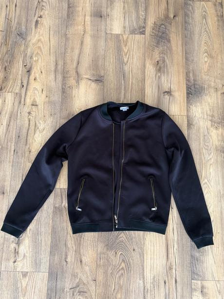 Mikinka, river island,152