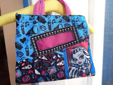 Malá taska moonster high,