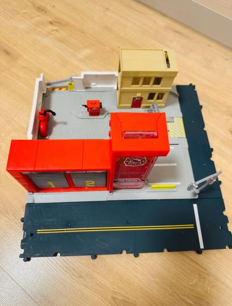 Match box hasičská stanica, 