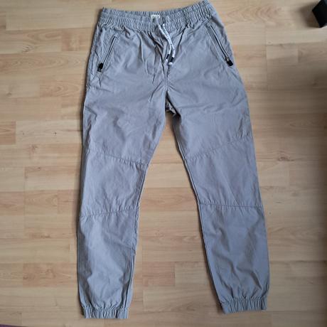 Tenšie nohavice top stav, f&f,146