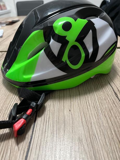 Prilba 2x pouzita v top stave, xs