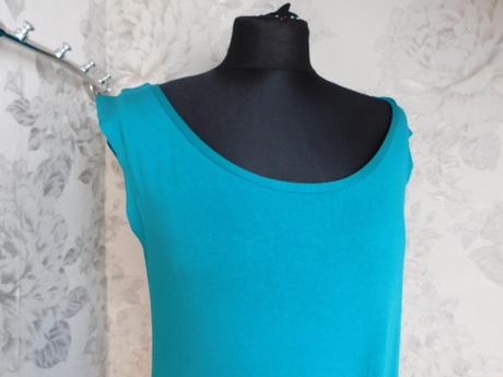 Pekne mini šaty, tezenis,40