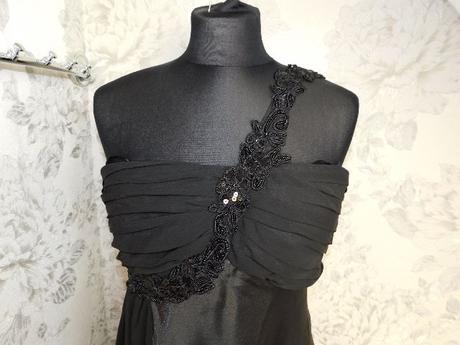 Pekne slavnostne saty, 36