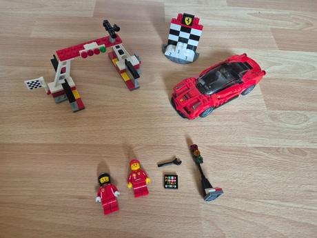 Lego 40194 cieľová rovinka - lego 75899 laferrari,