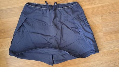 Sukna so sortkami 36/38, decathlon,38