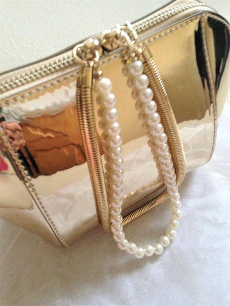 Luxusna zlata small messenger bag ,