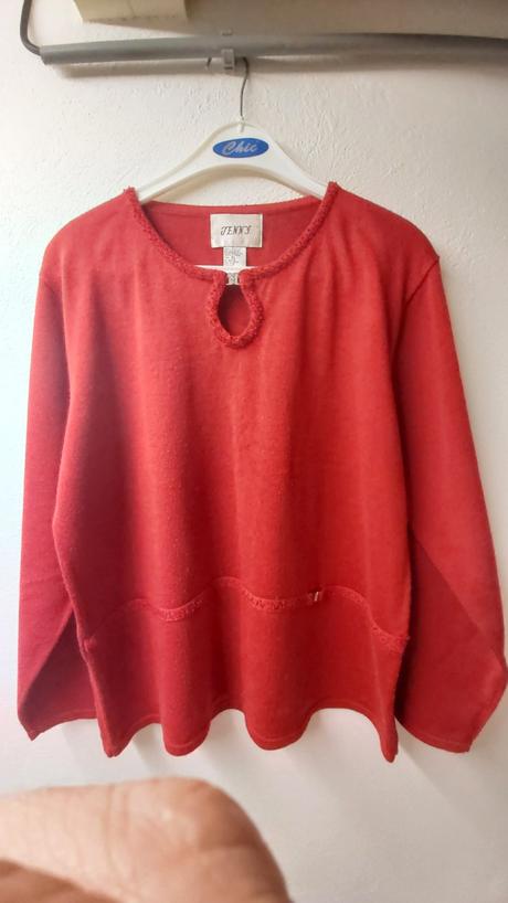 Dámsky pulóver červený so striebornými prackami xl, xl