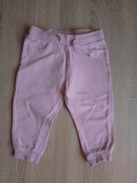 Dievčenské teplaky, 74