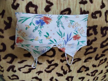 Biely kvetovaný top znacka calliope, vel.m, calliope,m