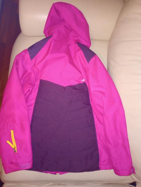 Ponúkam dievčenskú zimnú lyžiarsku bundu, wedze,152