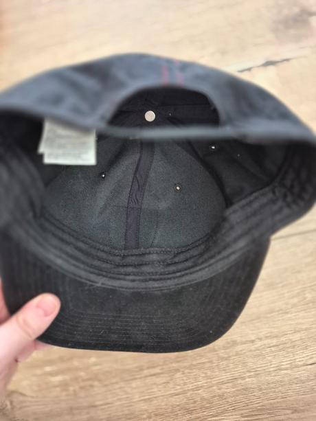 Šiltovka ferrari, l