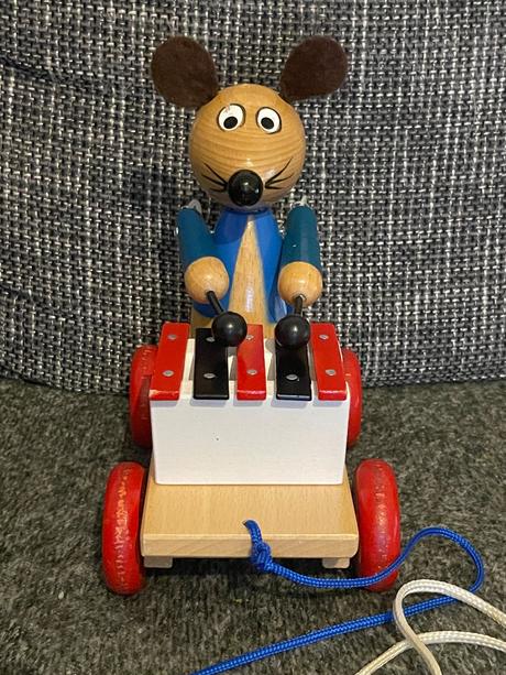 Drevená hračka - ťahacia myš s xylofonom, 