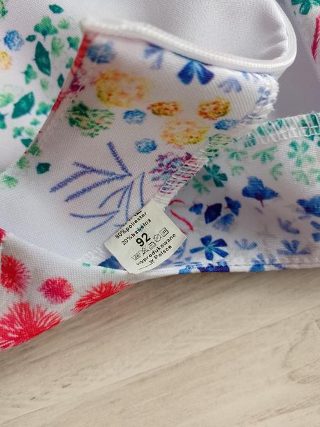 Dievčenské slávnostné šaty, 92