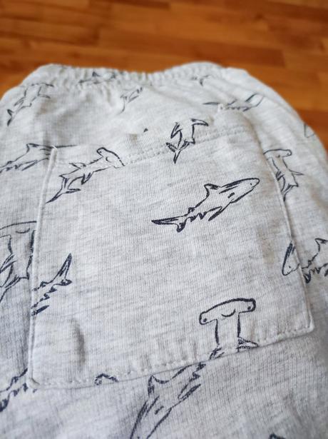 Bavlnené šortky so žralokmi, sinsay,128