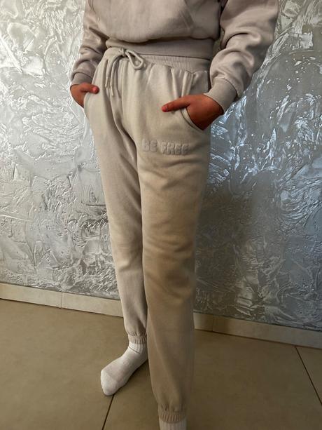 Teplakova suprava, gate,152