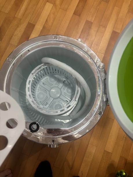 Concept prenosná práčka so žmykaním, 