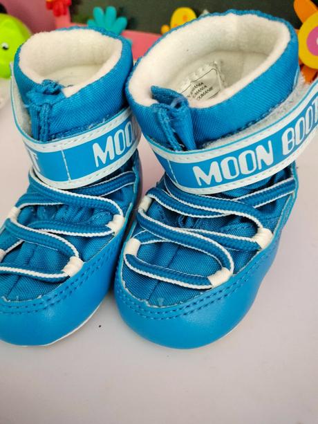 Moon boot capacky, 17