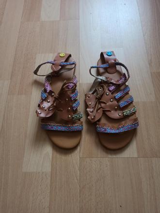 Sandalky 40, 40