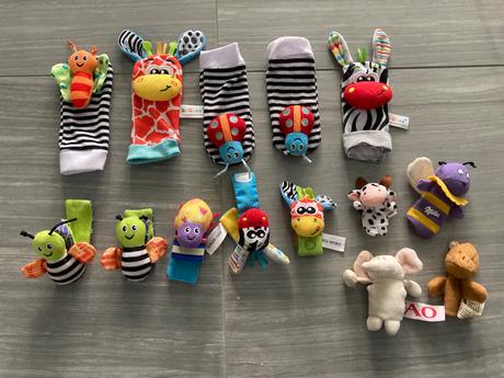 Bábätkovské hrkálky na ruky a nohy, 