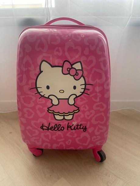 Kufor hello kitty, sinsay