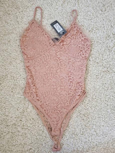 Nové pudrové krajkové body, xs