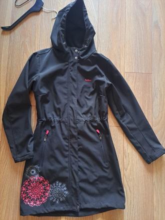 Softshelova bunda, s