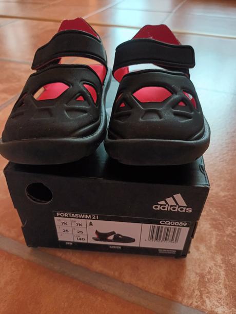 Sandlaky obuté 3krat, adidas,25