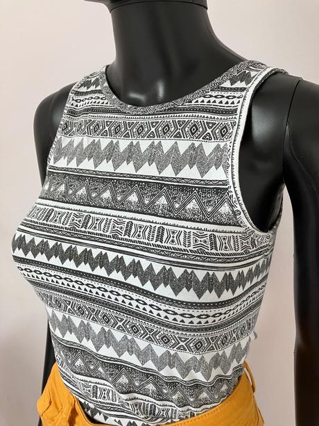 Čiernobiely top (s), clockhouse,s