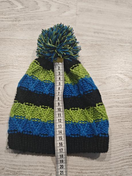 Chlapčenská čiapka so šálom, 