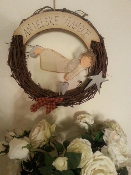 Nádherná vianočná dekorácia 38 cm priemer veniec,