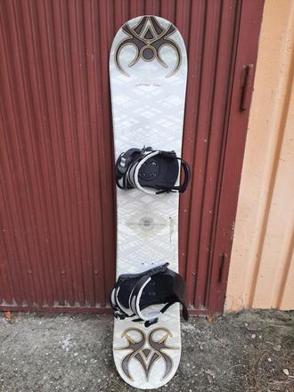 Snowboard 146 cm, 140-149 cm