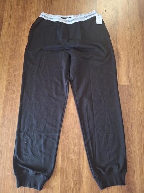 Predám tepláky calvin klein, calvin klein,m