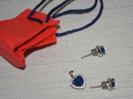 Strieborná súprava so zafírovým očkom a zirkónmi,