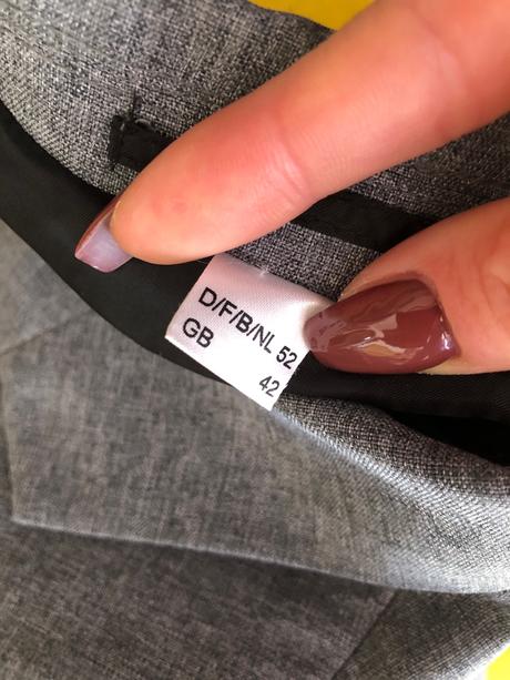 Pánsky oblek a sveter k tomu, 52