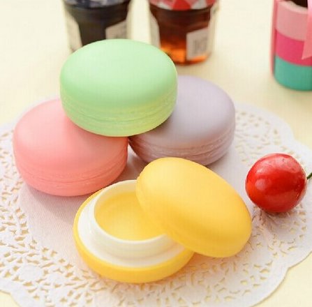 Makronka balzam na pery s vitamínom e,