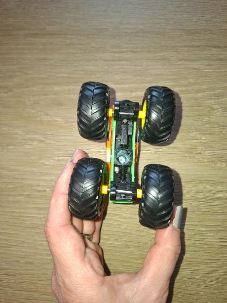 Monster truck piranha colorshifter,