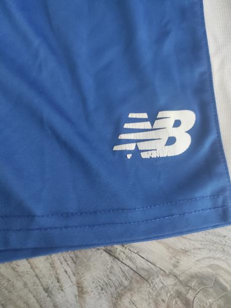 Športové kratasy, new balance,122