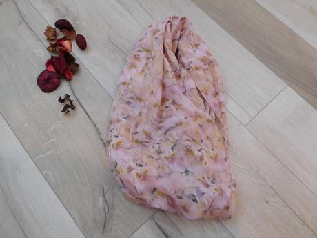 Šatka ružové kvety, 