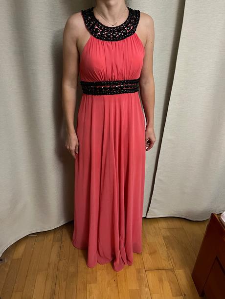 Spoločenské šaty s kamienkami, s