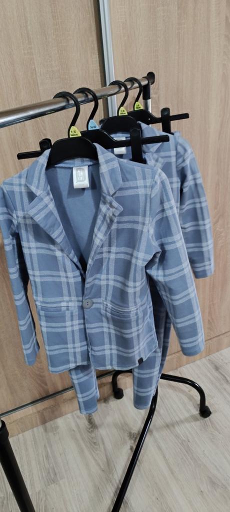 Chlapčenský oblek, 122