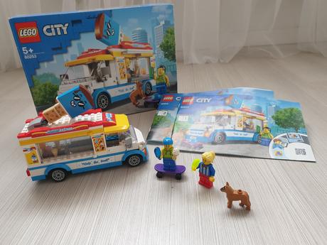 Lego city 60253 zmrzlinárske auto,