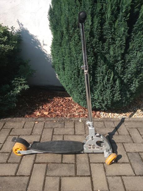 Kolobezka trojkolesova, 